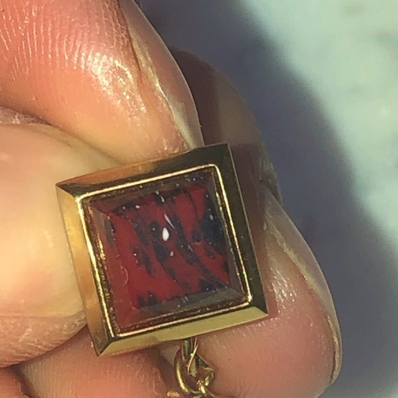 VTG Red Jasper Stone Tie Tack Tie Pin Gold Tone Approx 10mm x 10mm - Picture 5 of 7